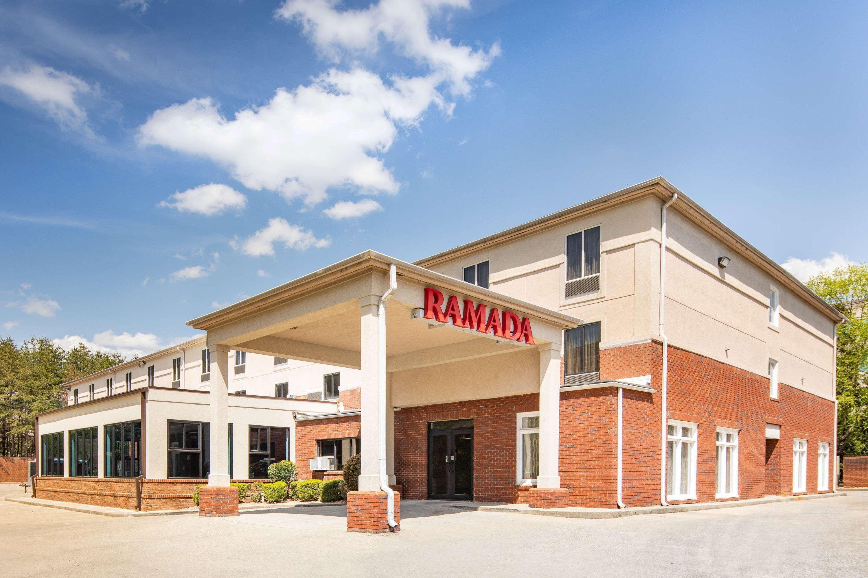 Готель Ramada By Wyndham Alpharetta Atlanta North Екстер'єр фото